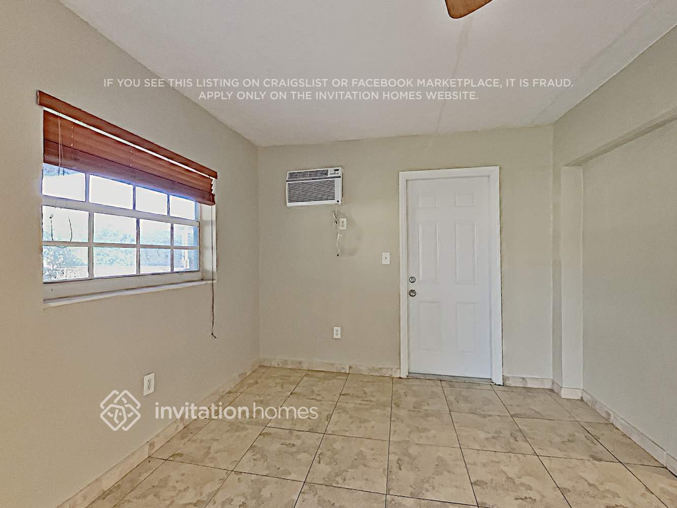 Building Photo - 8659 Sheraton Dr