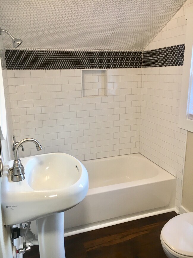 BATHROOM - 615 Broadway Avenue