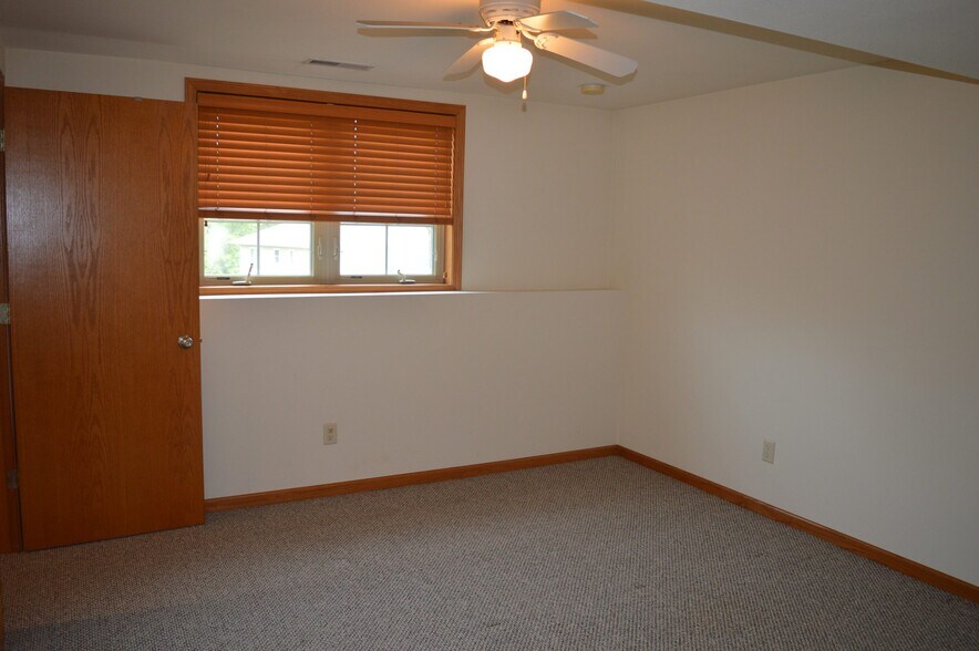 Building Photo - 4734 Bergamot Way