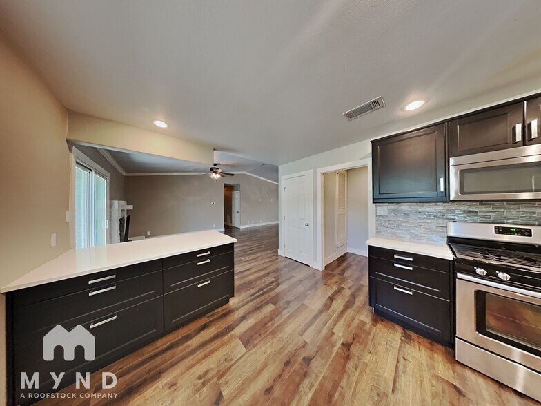 Building Photo - 6706 Tulsa Cove