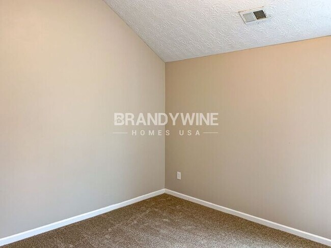 Building Photo - Captivating 4BR! A remarkable find