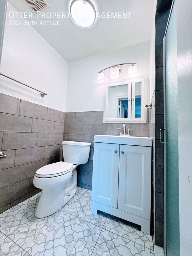 Building Photo - 1504 66th Ave