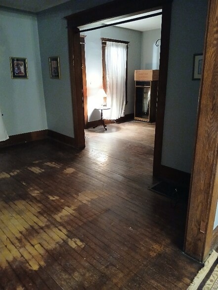 Building Photo - 315 Boyden St