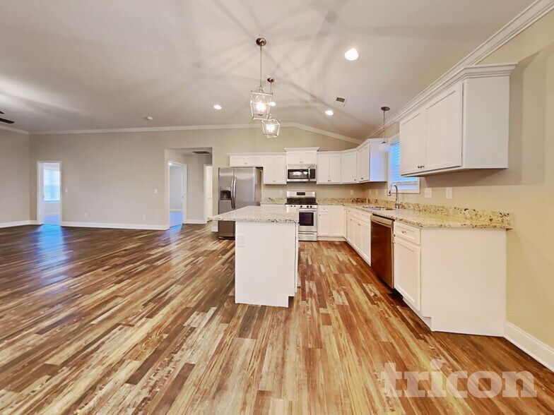 Building Photo - 228 Hallmark Cir