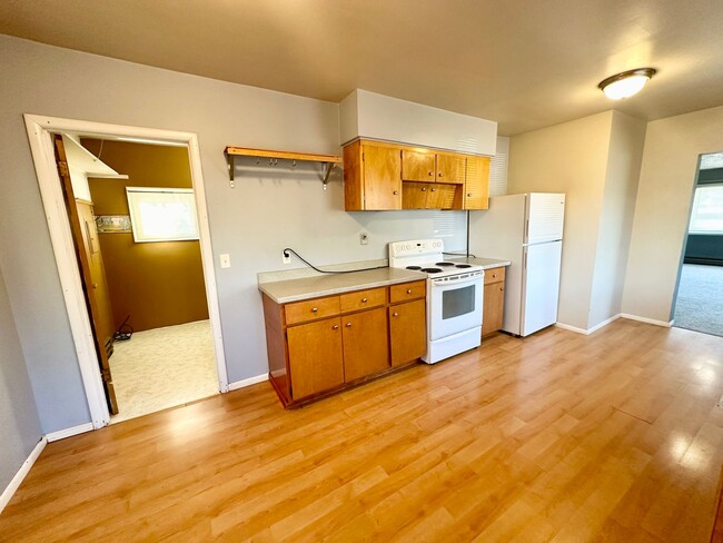 Building Photo - 2 Bedroom 1 Bathroom Home with Acreage in Town