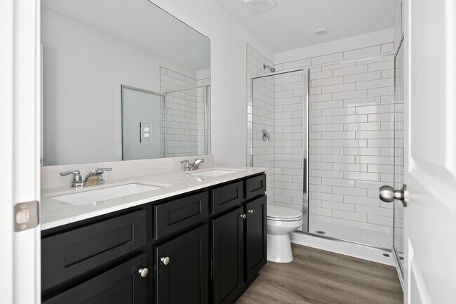 Building Photo - 5044 Highwood Dr