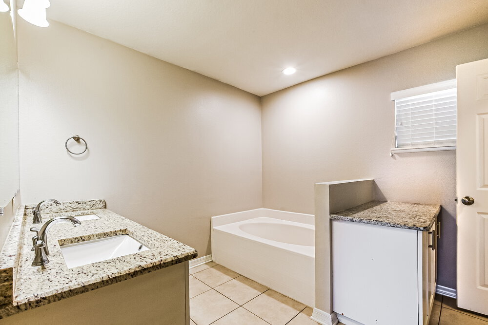 Building Photo - 801 Clear Brook Ct