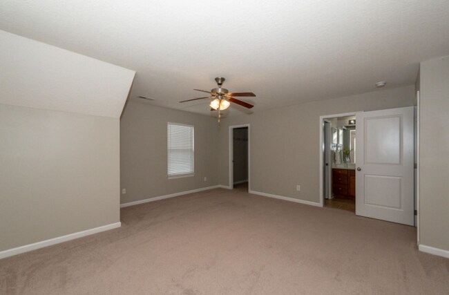 Building Photo - West Knoxville 37932 - 4 bedroom, 2.5 bath home - Call Jean Chung (865) 386-1022