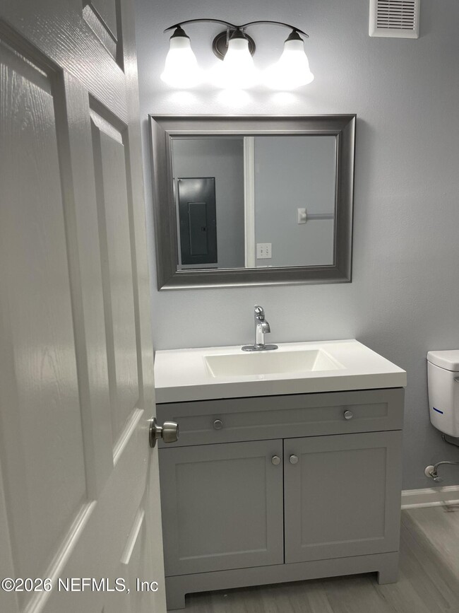 Building Photo - 6984 Ortega Woods Dr