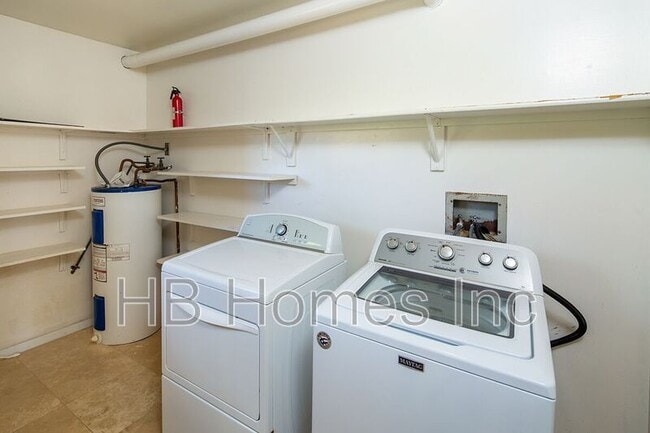 Building Photo - 348F Kaelepulu Dr