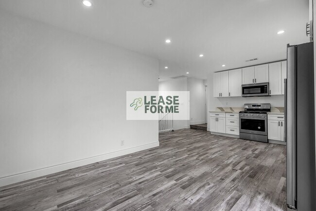 Building Photo - 9848 Portola Dr