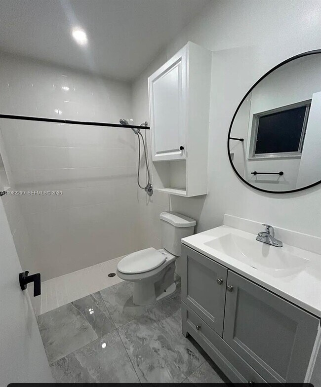 Building Photo - 2197 SE Shelter Dr