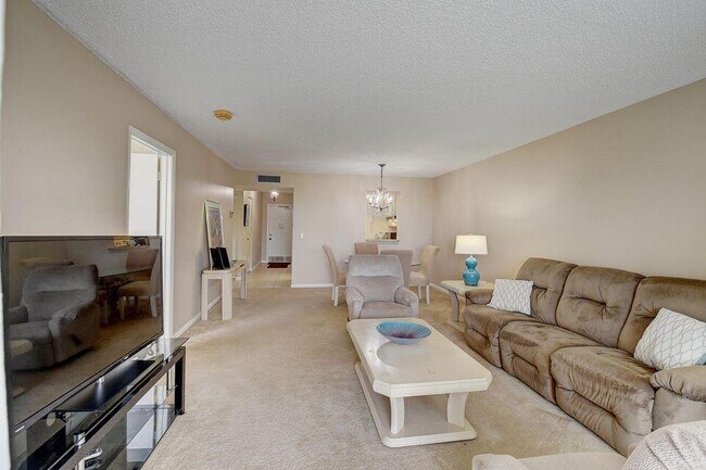 Building Photo - 14671 Bonaire Blvd