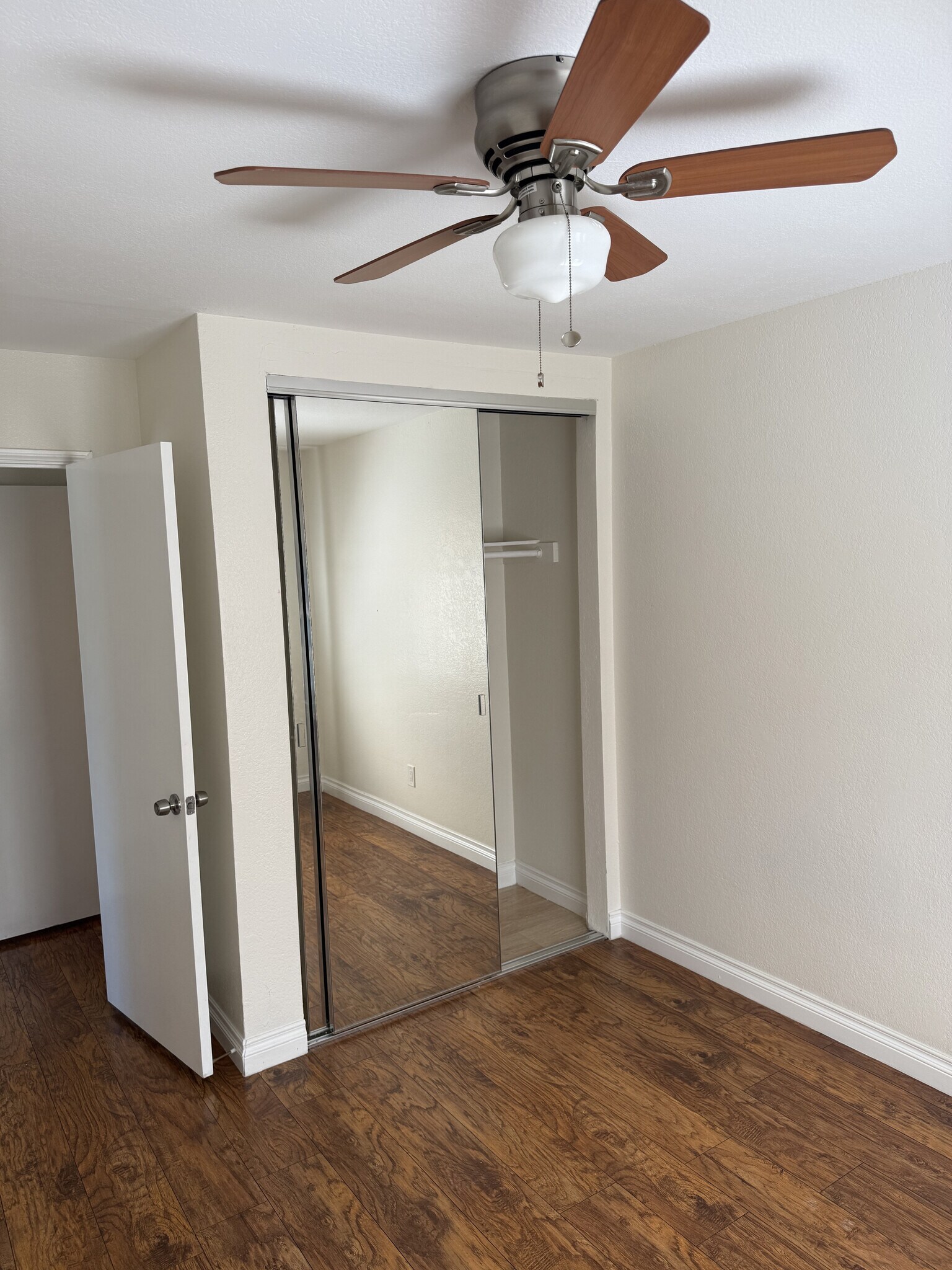 Room 2 - 4832 W 116th St