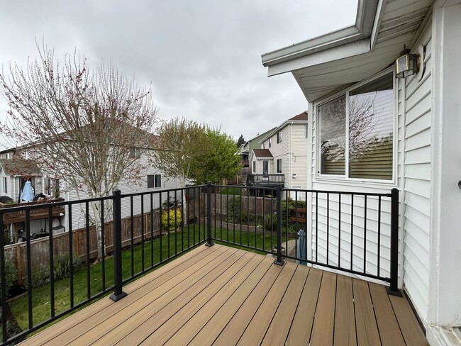 Building Photo - Elegant 5BR + Bonus Room Home with Bay Windows, Entertainment Room & Oversized Primary Retreat