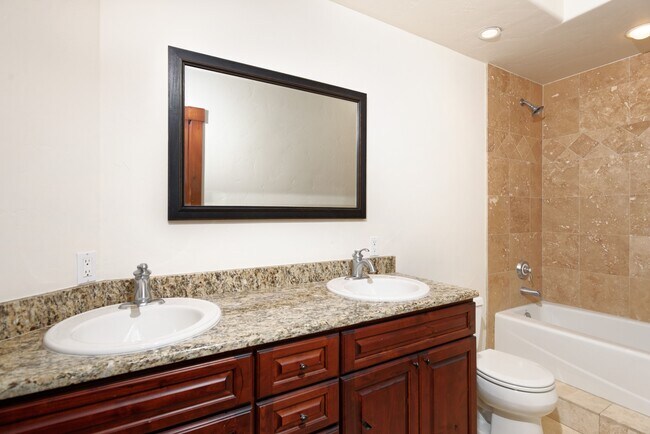 Building Photo - 210 Juniper Ct