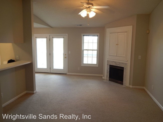 Building Photo - 2 br, 2 bath House - 805 March Court Unit K