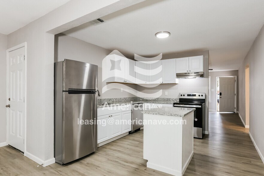 Building Photo - 1413 S Bailey St