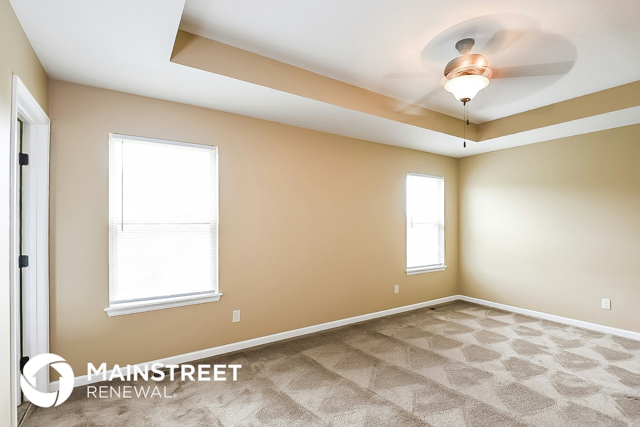 Building Photo - 305 Golfview Dr