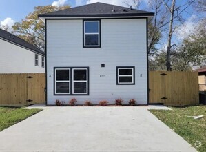 Building Photo - 8715 Bertwood St