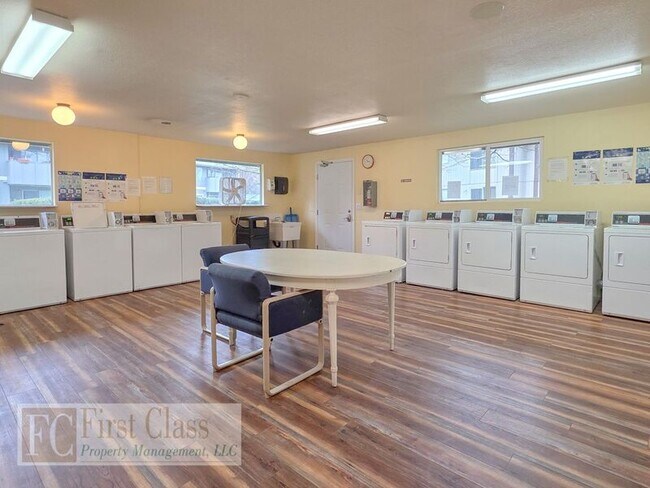 Building Photo - 1348 NE 186th Ave