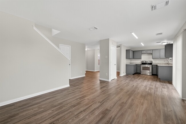 Building Photo - 7351 Parkland Manor Dr