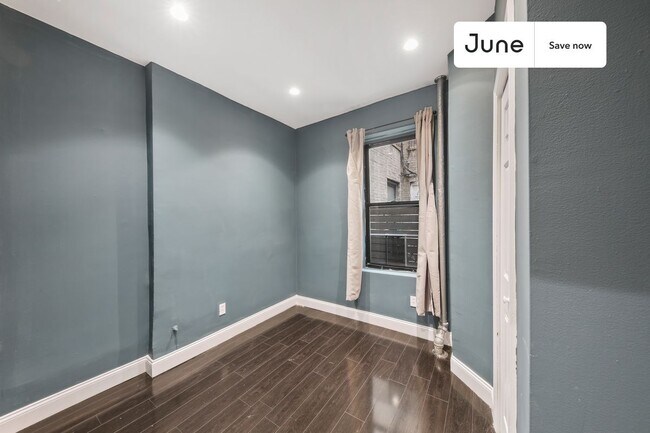 Building Photo - 23 E 109th St