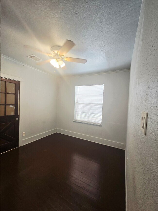 Building Photo - 5709 Craig St