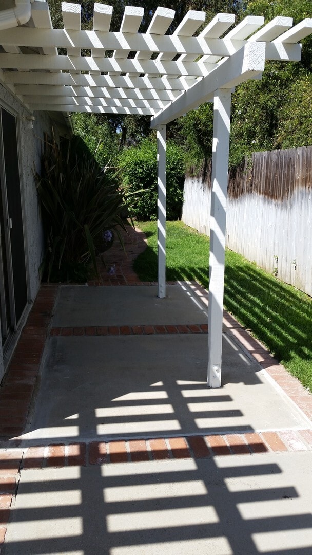 Building Photo - Welcome Home! 4 Bedroom HOUSE available NOW!