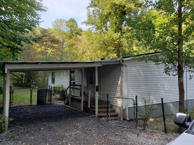 Building Photo - 45 Rich Dr