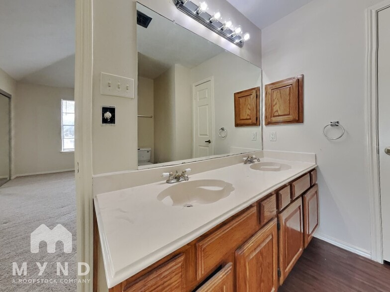 Building Photo - 13311 Raven Flight Dr