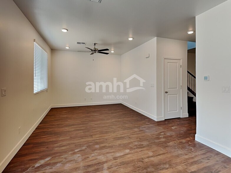 Building Photo - 17116 W Townley Ave