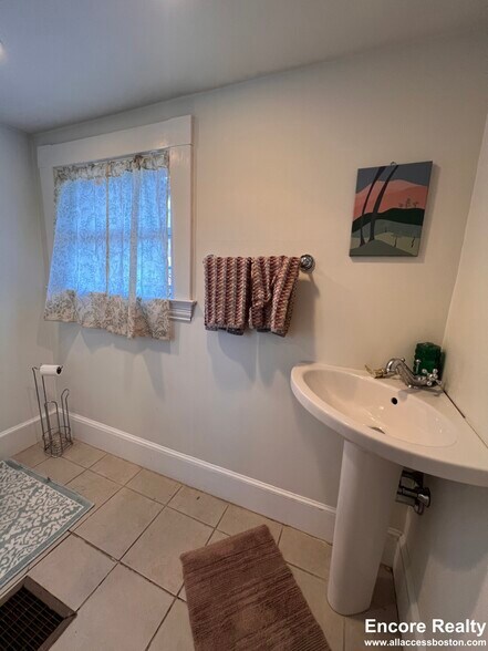 Building Photo - 9 Kenwood St