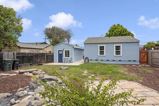 Building Photo - 586 Del Mar Ave