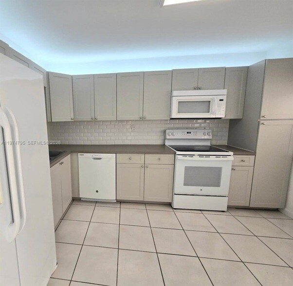 Building Photo - 15081 SW 127th Ct