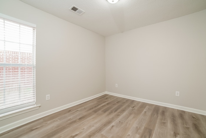 Building Photo - 9167 Kaitlyn Dr S