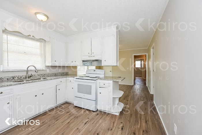 Building Photo - 313 Shoreditch Dr