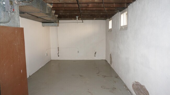 Building Photo - 784 S Emerson St