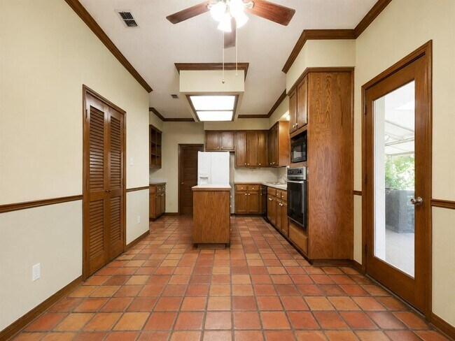 Building Photo - 431 Berry Ln