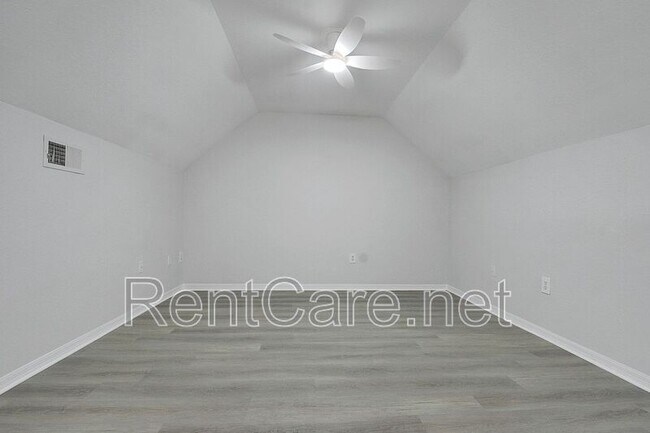 Building Photo - 6005 Westgate Dr