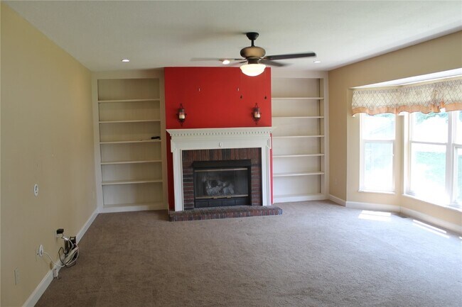 Building Photo - 5 Bluefield Ct