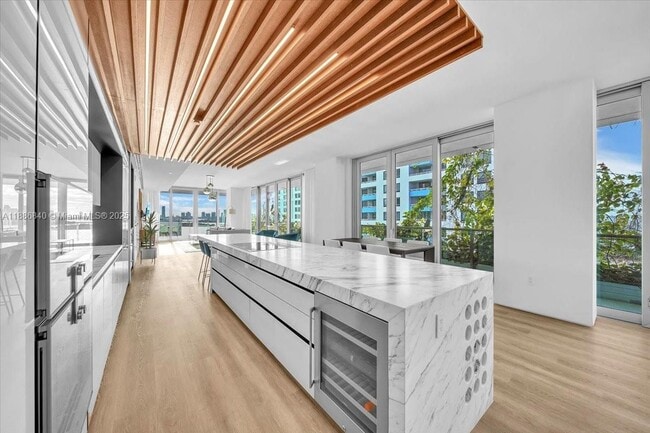 Building Photo - 1300 Monad Ter