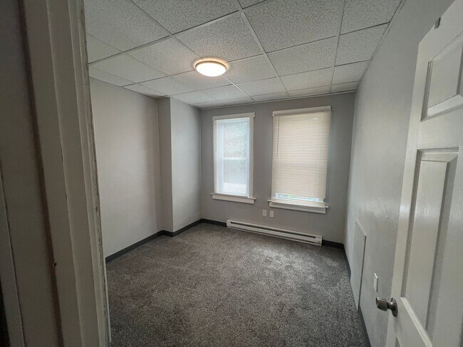 Building Photo - 130 S Bryant Ave
