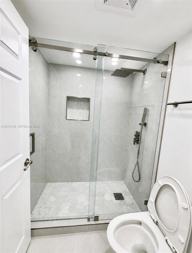 Building Photo - 10985 SW 107th St