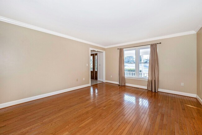 Building Photo - WELLER ESTATES