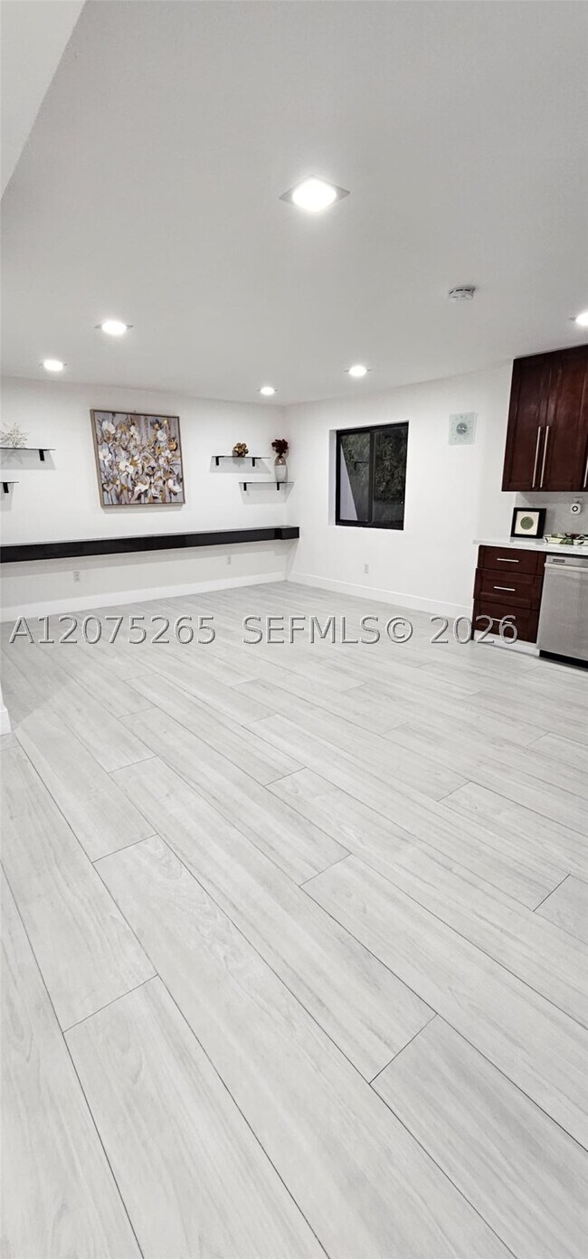 Building Photo - 7811 SW 102nd Pl