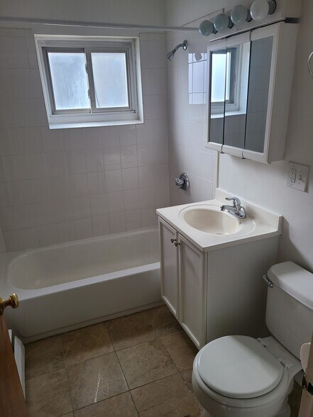 Building Photo - 69 Chiswick Rd