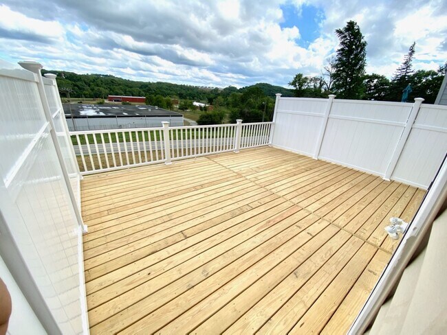 Building Photo - 19 Remington Dr