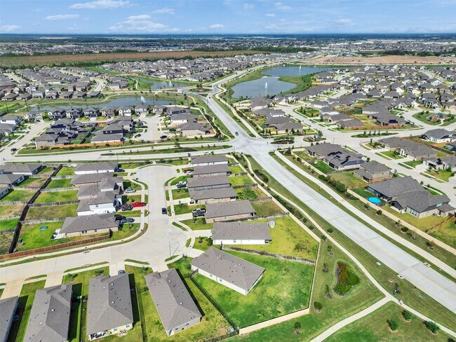 Building Photo - 10627 Great Basin Dr