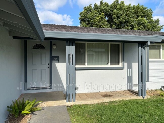 Building Photo - 5205 Valonia St